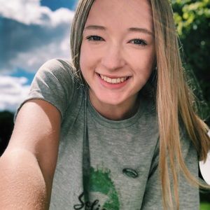 Meet your Posher, Ella